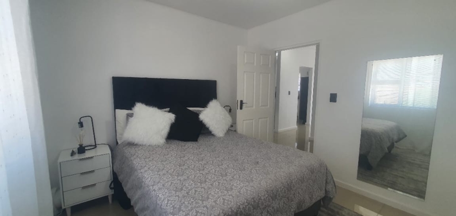 2 Bedroom Property for Sale in Wetton Western Cape